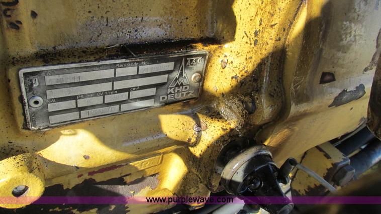 image for item I3130 1985 Caterpillar AP-200 asphalt paver