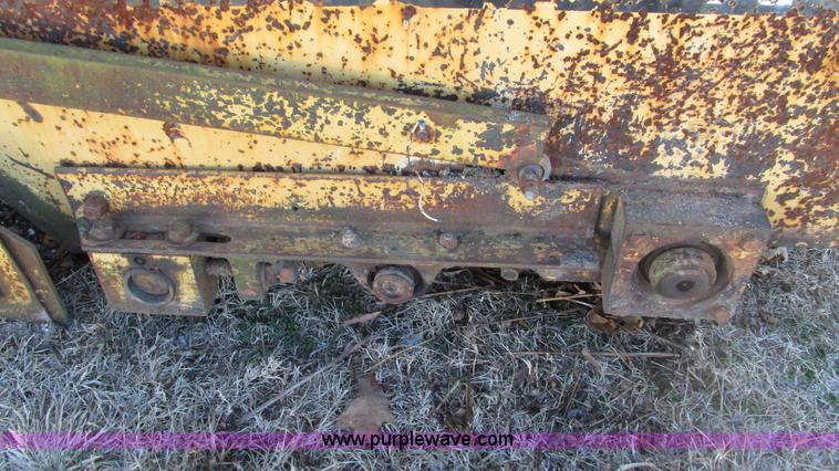 image for item I3130 1985 Caterpillar AP-200 asphalt paver