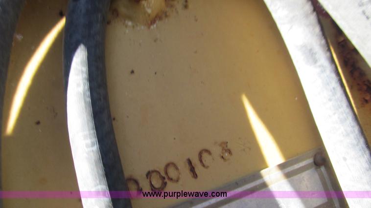 image for item I3130 1985 Caterpillar AP-200 asphalt paver