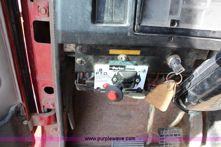 image for item I5922 1997 International 4900 dump truck