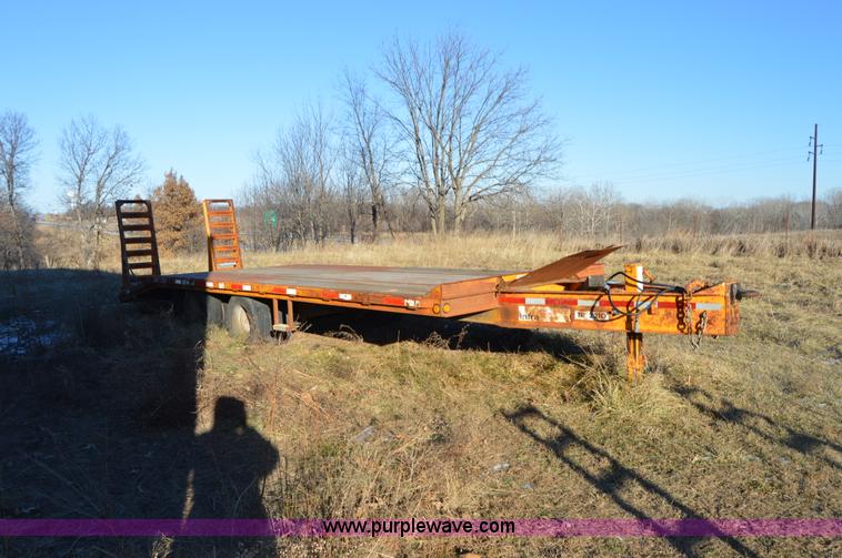 image for item I6867 2005 Butler TR2210 equipment trailer