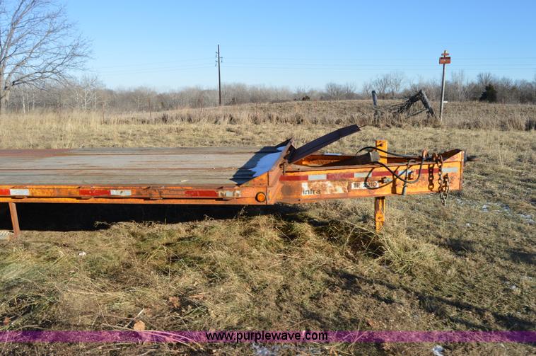 image for item I6867 2005 Butler TR2210 equipment trailer