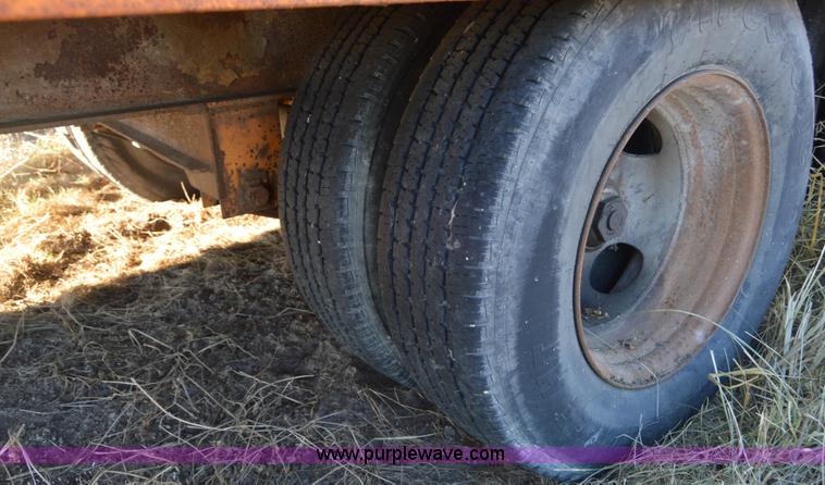 image for item I6867 2005 Butler TR2210 equipment trailer