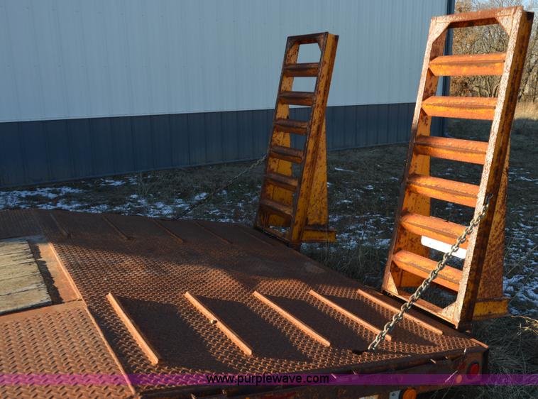 image for item I6867 2005 Butler TR2210 equipment trailer