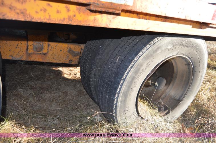 image for item I6867 2005 Butler TR2210 equipment trailer