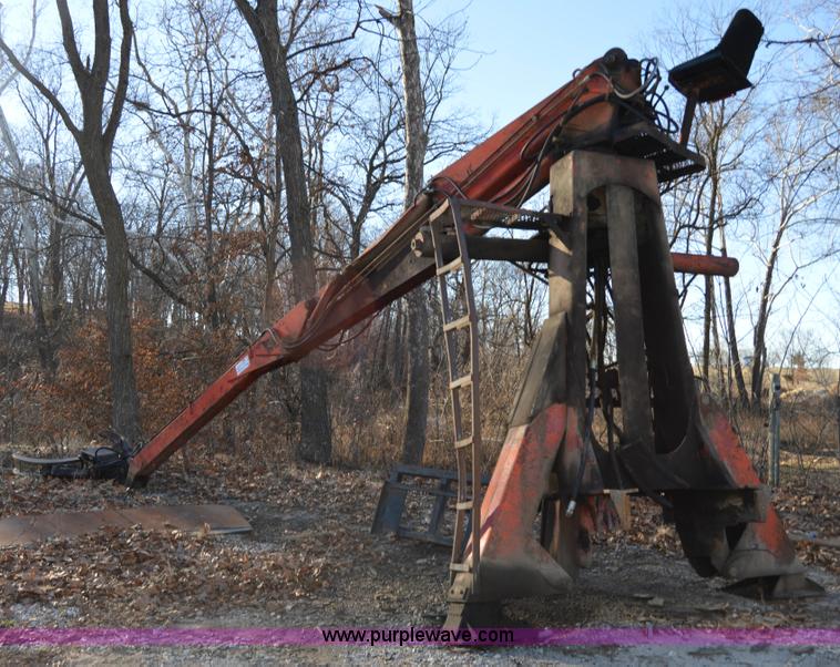 image for item I6869 Prentice 110 truck mounted log grapple