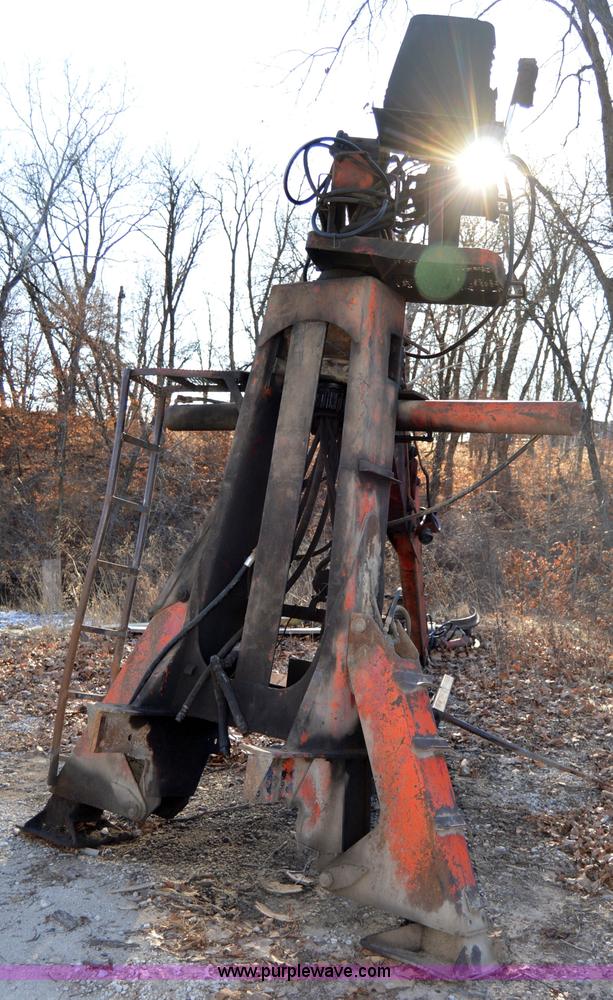 image for item I6869 Prentice 110 truck mounted log grapple