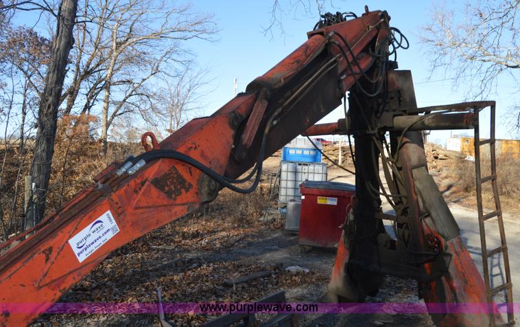 image for item I6869 Prentice 110 truck mounted log grapple