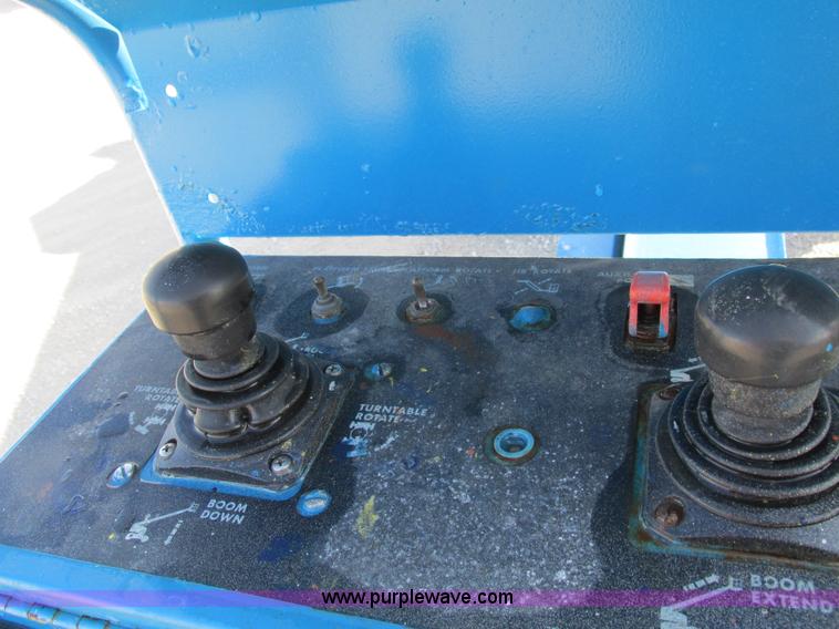 image for item I8818 1995 Genie S-60 boom lift