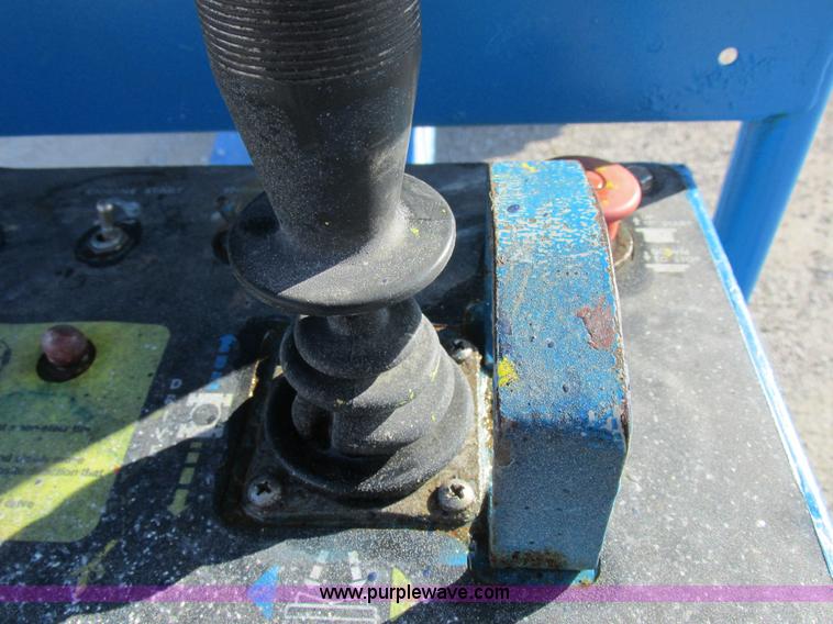 image for item I8818 1995 Genie S-60 boom lift