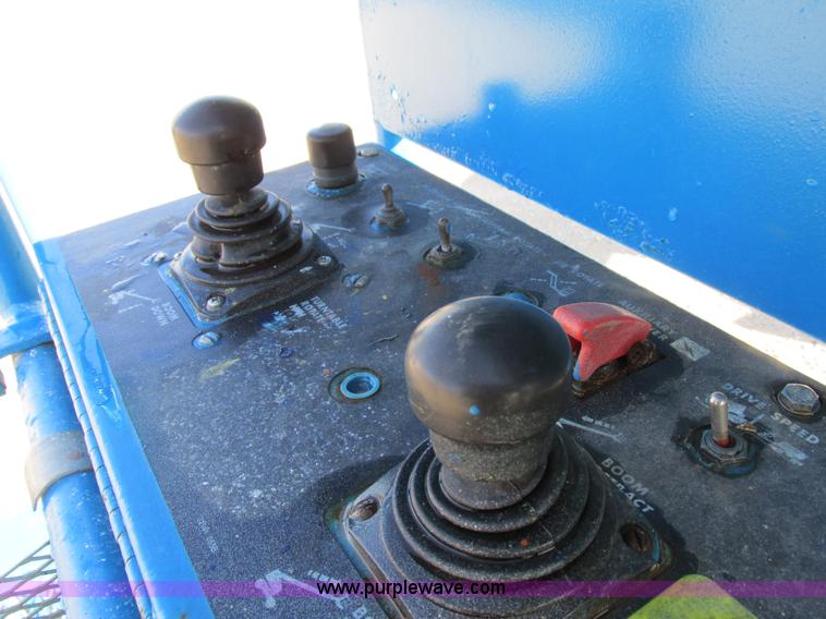 image for item I8818 1995 Genie S-60 boom lift