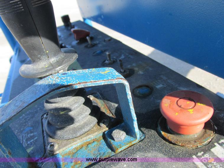 image for item I8818 1995 Genie S-60 boom lift