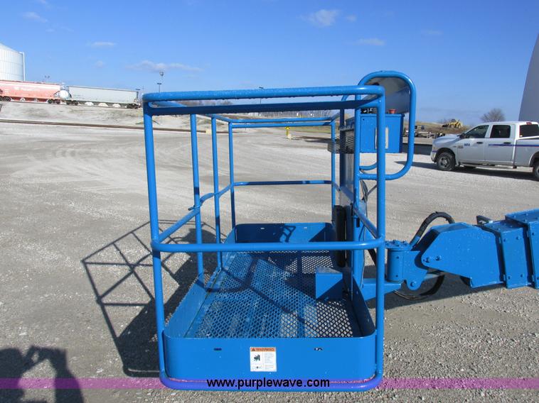 image for item I8818 1995 Genie S-60 boom lift