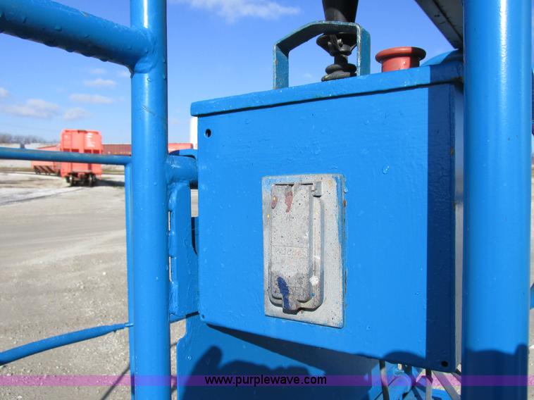 image for item I8818 1995 Genie S-60 boom lift