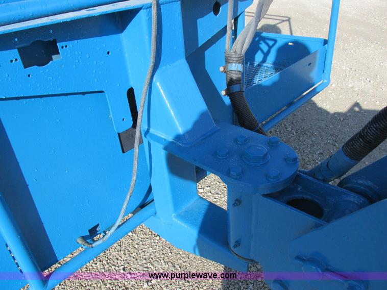 image for item I8818 1995 Genie S-60 boom lift