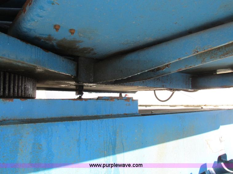 image for item I8818 1995 Genie S-60 boom lift