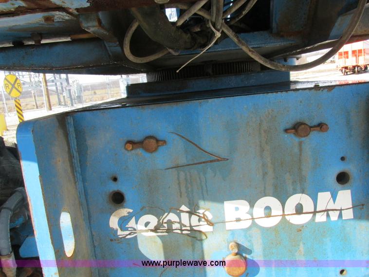 image for item I8818 1995 Genie S-60 boom lift