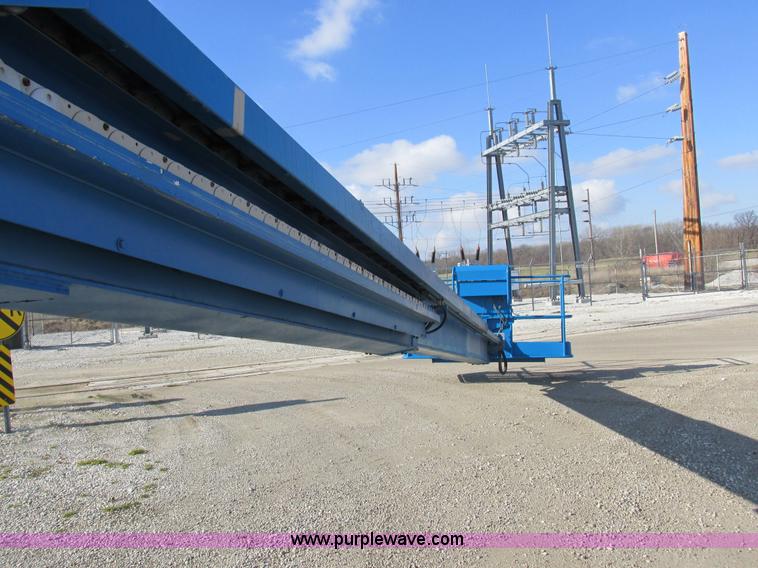 image for item I8818 1995 Genie S-60 boom lift