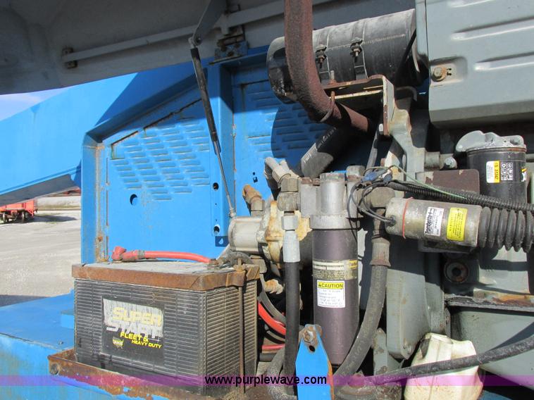 image for item I8818 1995 Genie S-60 boom lift