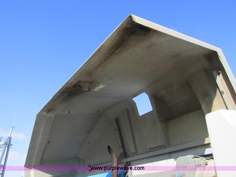 image for item I8818 1995 Genie S-60 boom lift