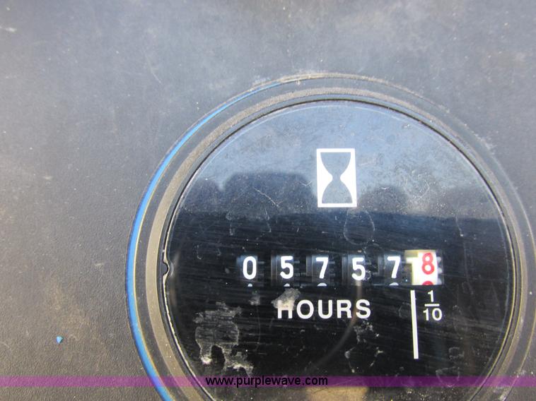 image for item I8818 1995 Genie S-60 boom lift