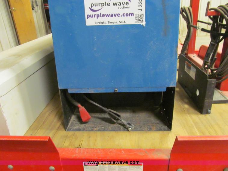 image for item J3338 Miller Bobcat 225 welder/generator