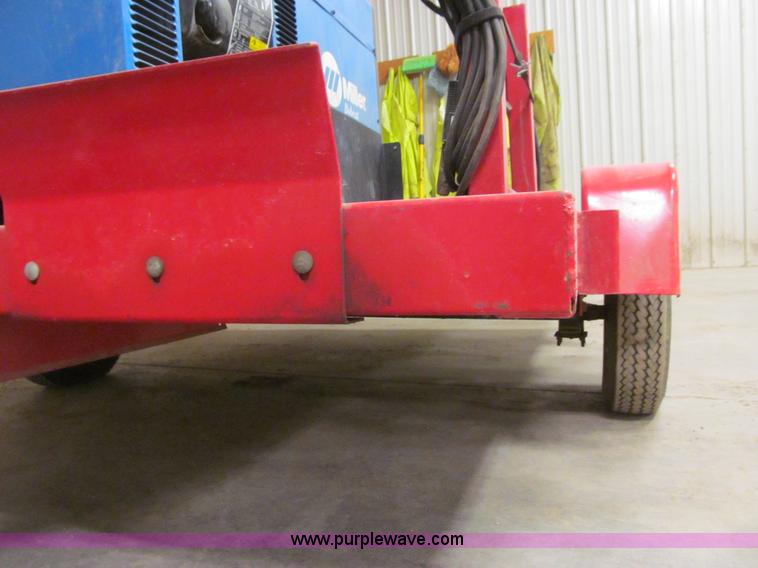 image for item J3338 Miller Bobcat 225 welder/generator