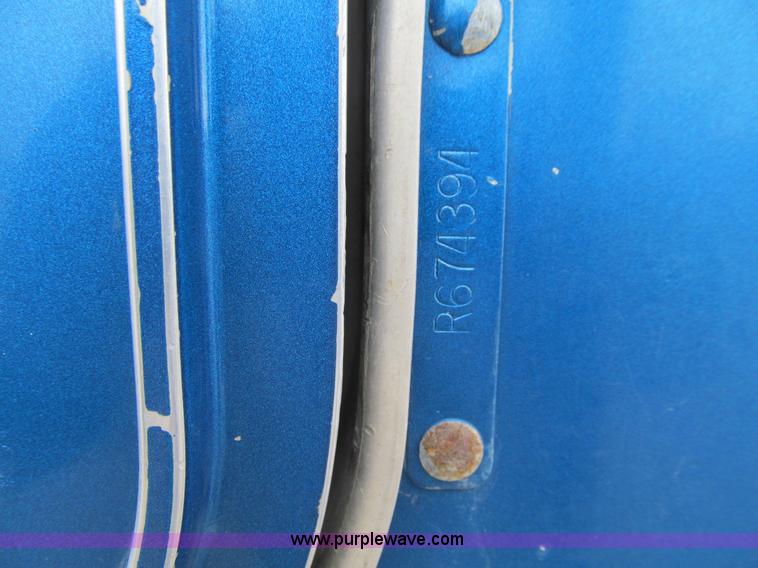 image for item J3339 1995 Kenworth W900 cab and chassis