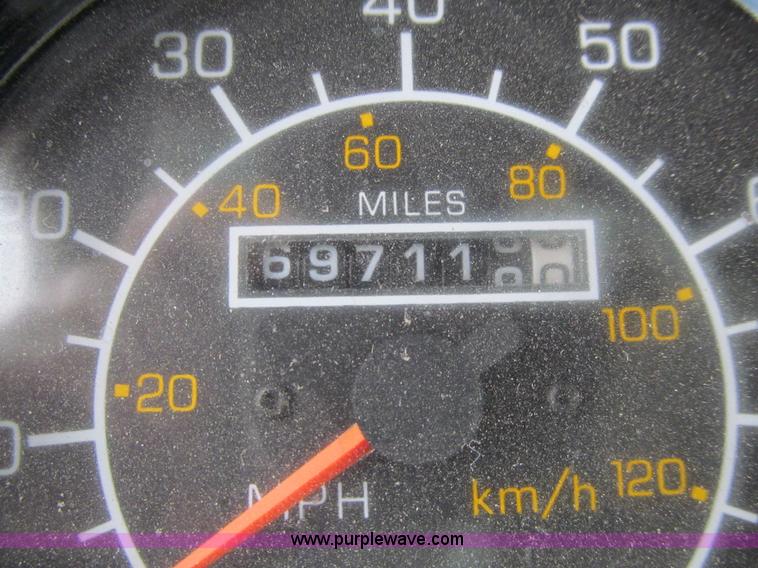 image for item J3339 1995 Kenworth W900 cab and chassis