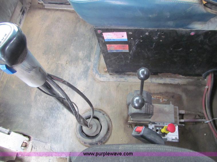 image for item J3339 1995 Kenworth W900 cab and chassis