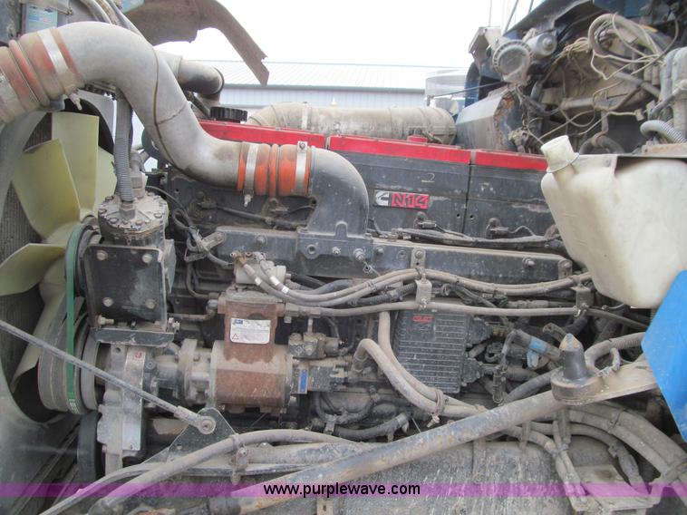 image for item J3339 1995 Kenworth W900 cab and chassis