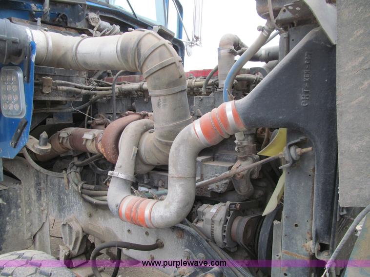 image for item J3339 1995 Kenworth W900 cab and chassis