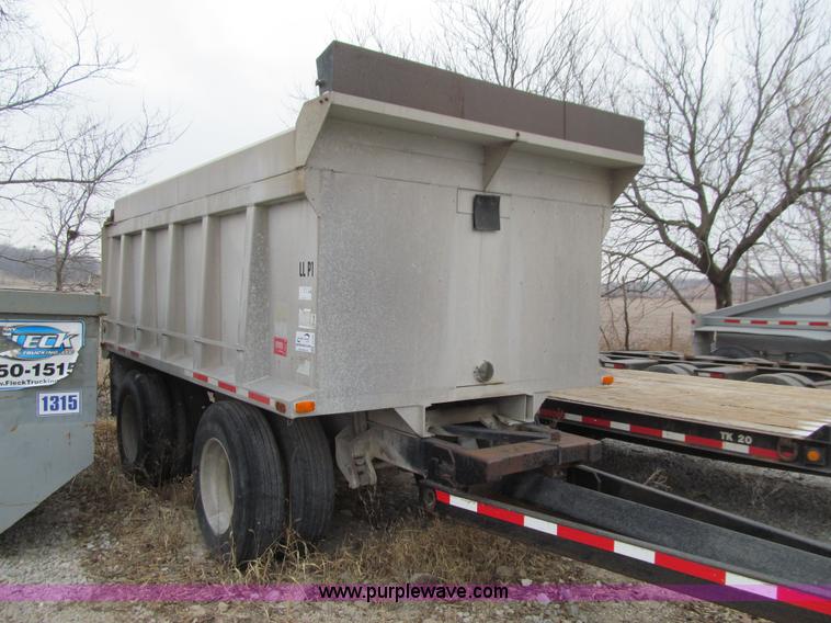 image for item J3340 1989 Brady end dump pup trailer