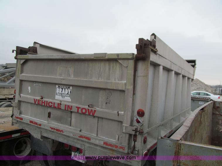 image for item J3340 1989 Brady end dump pup trailer