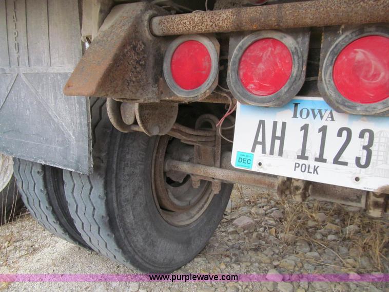 image for item J3340 1989 Brady end dump pup trailer