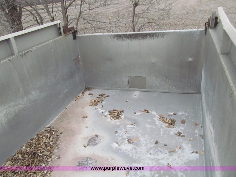 image for item J3340 1989 Brady end dump pup trailer