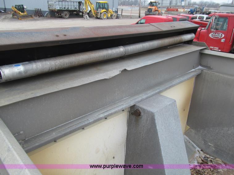 image for item J3340 1989 Brady end dump pup trailer