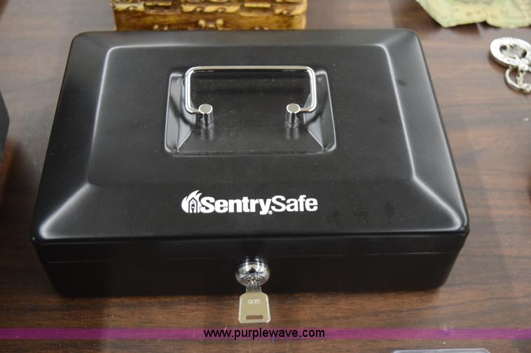 image for item AY9031 Fire proof safe