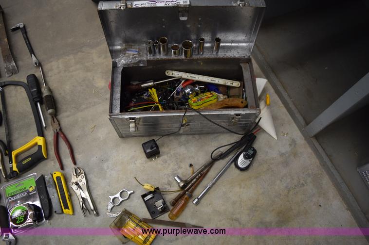 image for item AY9039 Assorted tools