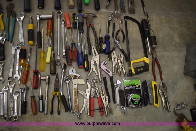 image for item AY9039 Assorted tools