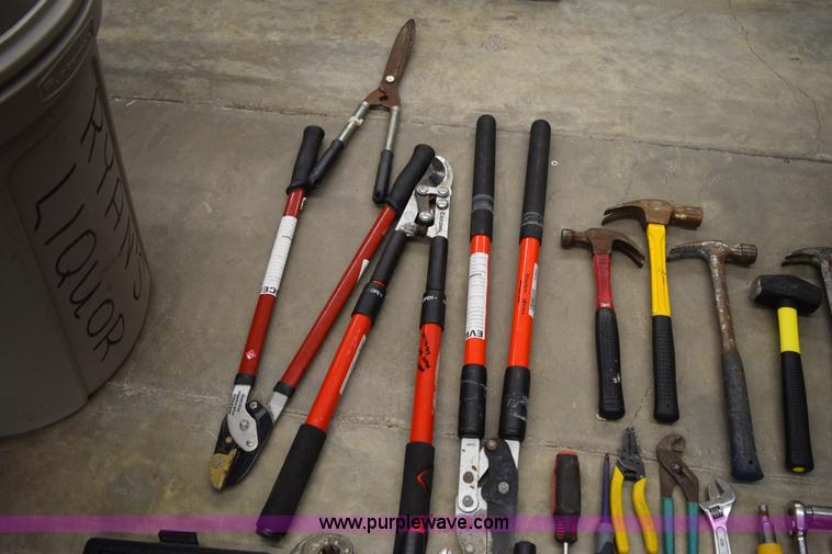 image for item AY9039 Assorted tools