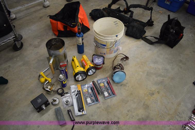 image for item AY9039 Assorted tools