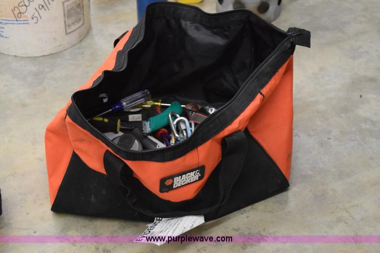 image for item AY9039 Assorted tools