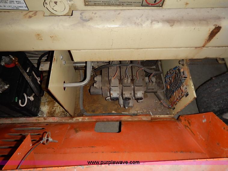 image for item AY9212 JLG Commander CM2033 scissor lift