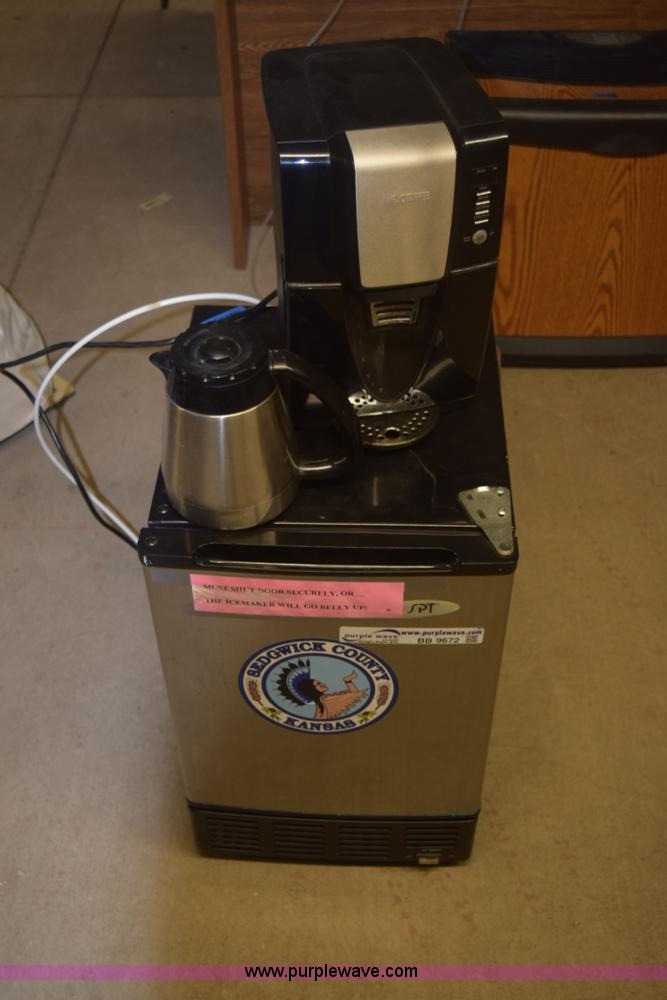 image for item BB9672 Assorted restaurant equipment