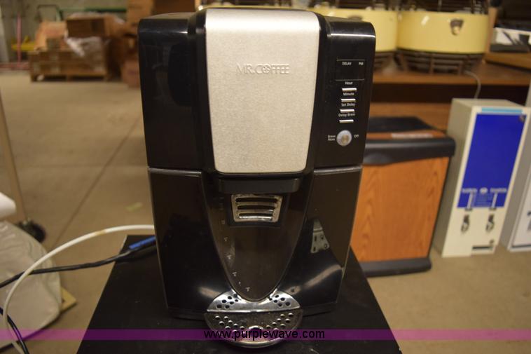 image for item BB9672 Assorted restaurant equipment