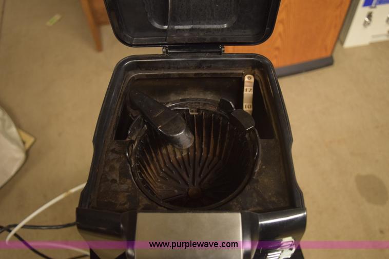 image for item BB9672 Assorted restaurant equipment