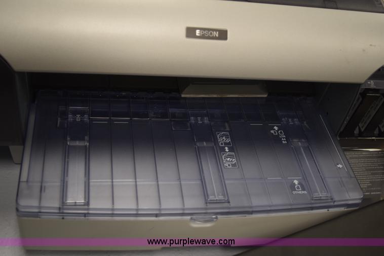 image for item BB9708 Assorted electronics