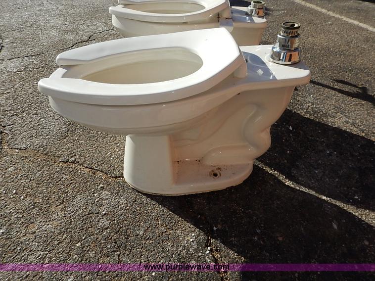 (5) Eljer preschool toilets in Topeka, KS Item BC9881 sold Purple Wave