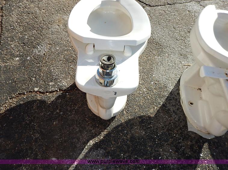 (5) Eljer preschool toilets in Topeka, KS Item BC9881 sold Purple Wave